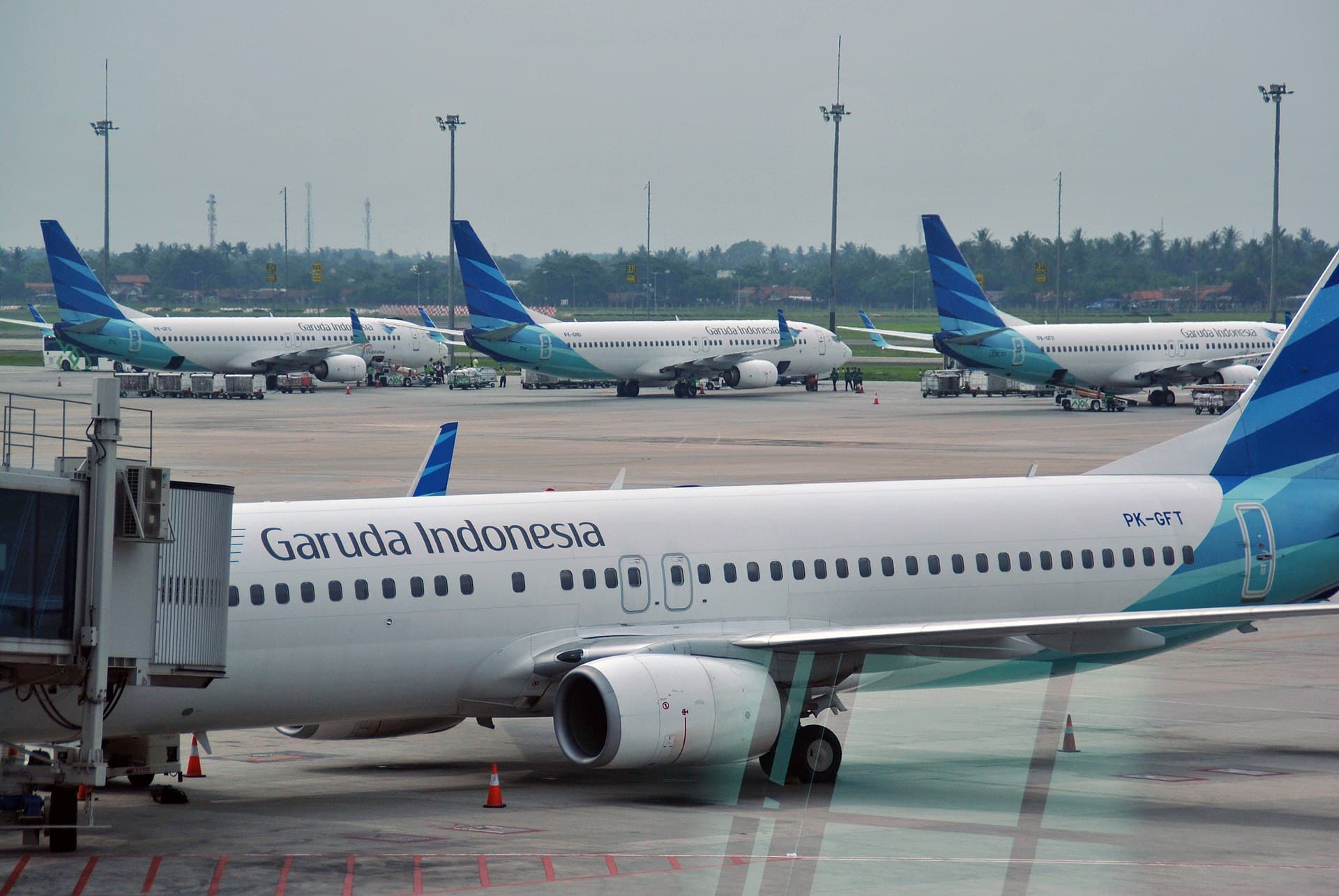 Apron dan pesawat di Bandara Soekarno-Hatta, Cengkareng.
